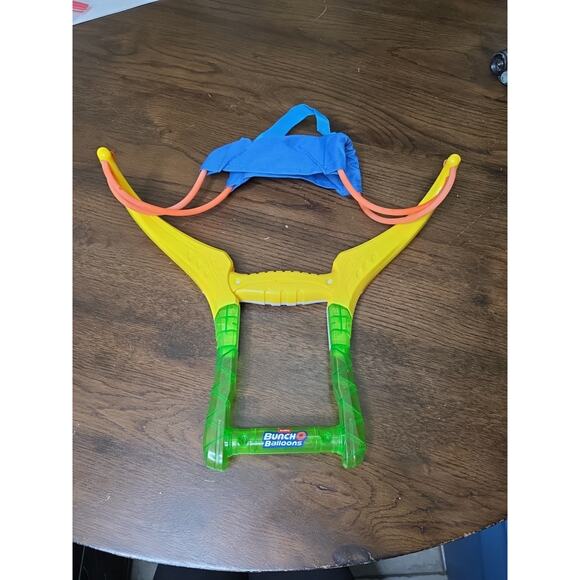 Bunch O Balloons Tropical Party Slingshot - Picture 1 of 16